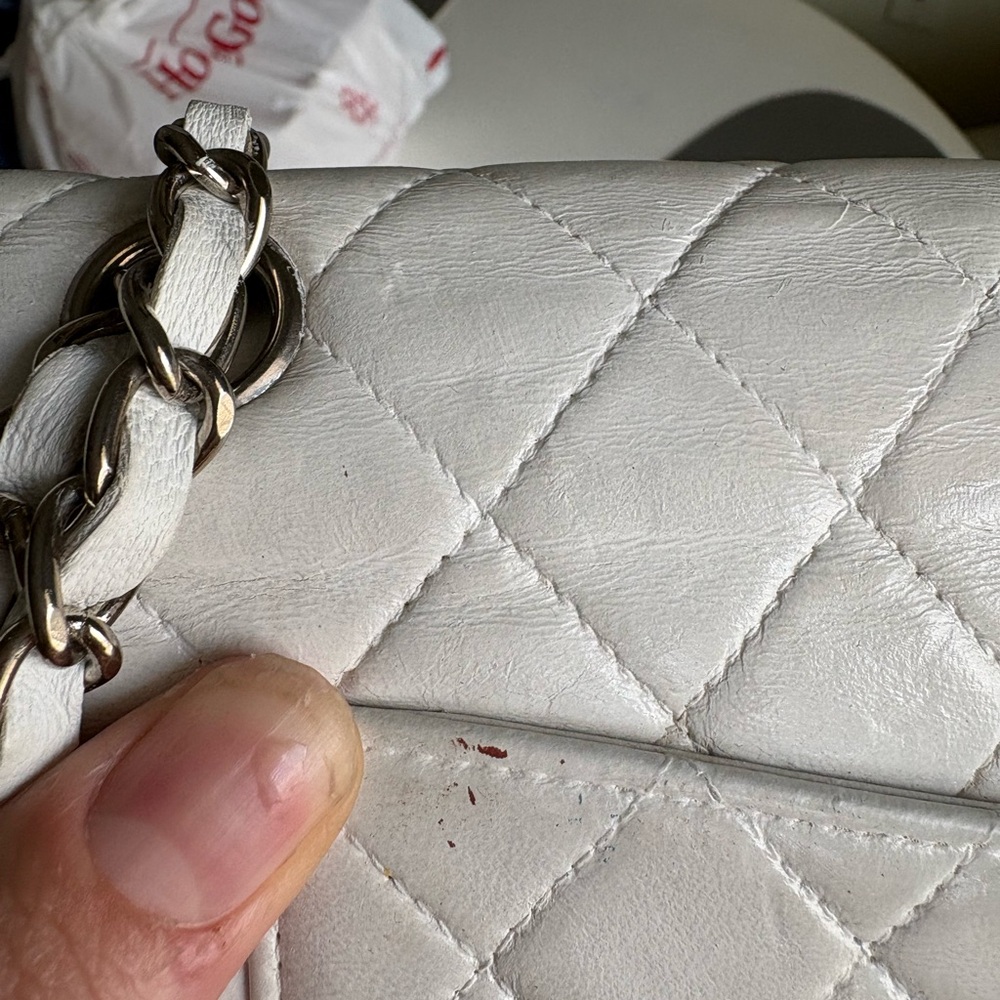 Chanel Classic Flap White Size Medium - Picture 15 of 16